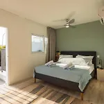 La - Nissi Luxury *