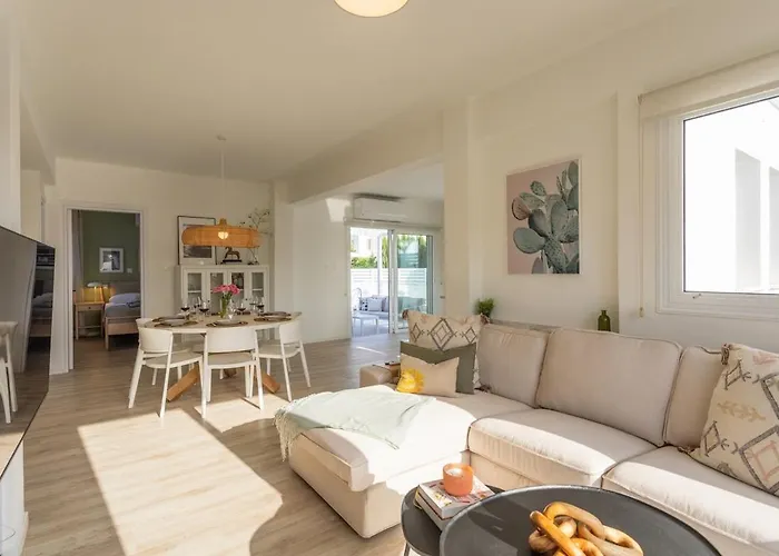 La - Nissi Luxury Vila