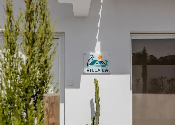 La - Nissi Luxury Vila
