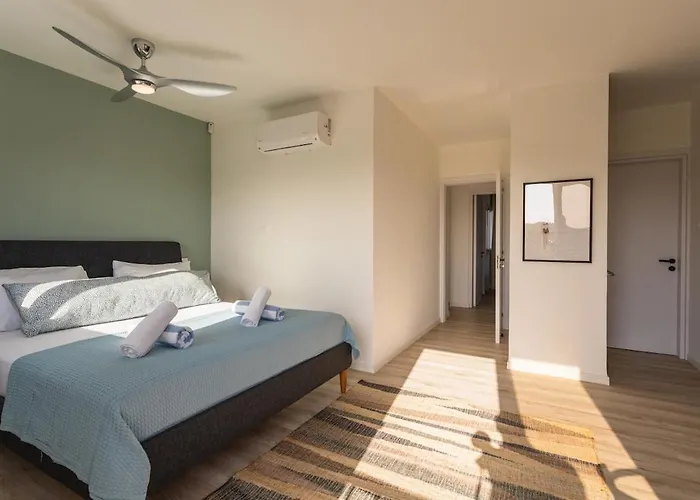 La - Nissi Luxury Vila