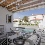 La - Nissi Luxury
