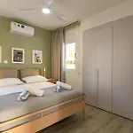 La - Nissi Luxury