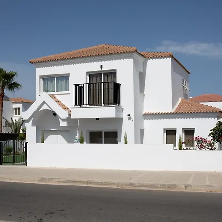 La - Nissi Luxury