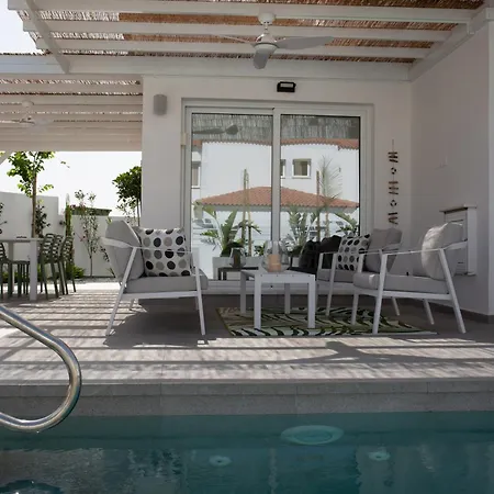 La - Nissi Luxury