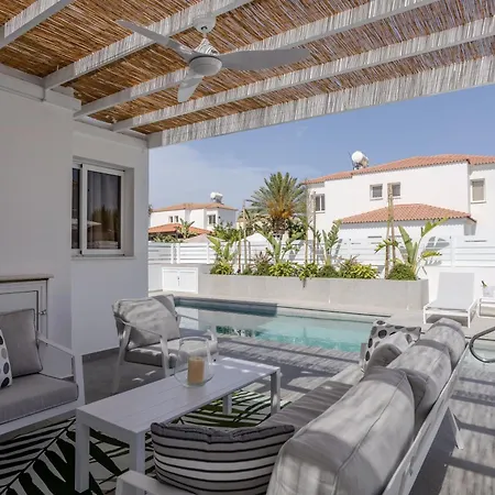 La - Nissi Luxury