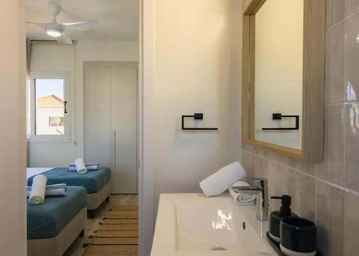 La - Nissi Luxury Villa