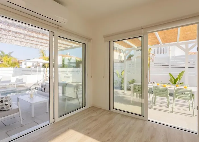 La - Nissi Luxury Villa *